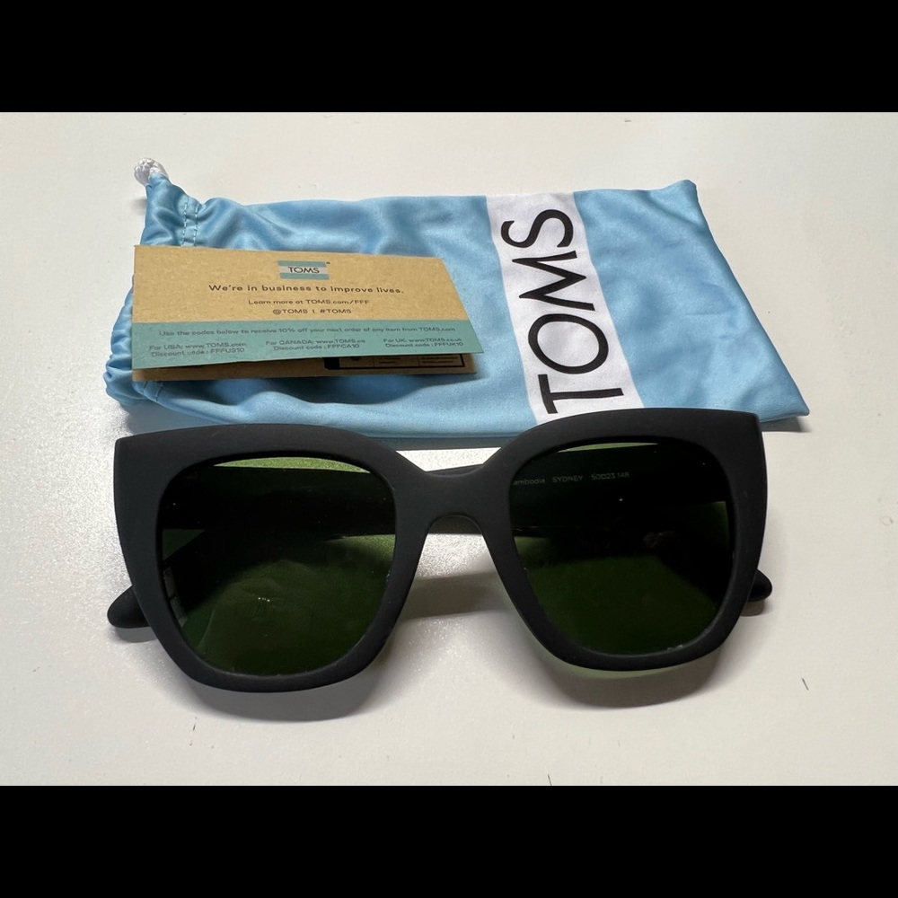 NEW Traveler By TOMS Paloma Sunglasses Black Matte/Glass Bottle Green